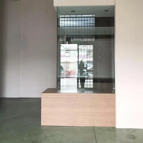 pulizia negozio e vetrine commerciali